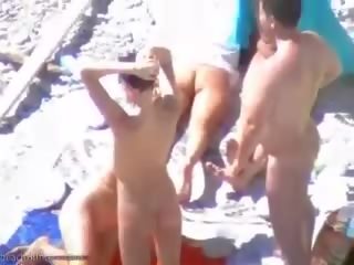 Zonnebaden strand sletten hebben sommige tiener groep x nominale klem plezier