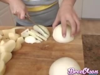 Swell blonde Bree Olsen knows how to cook