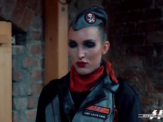 Posebna noge sila - sensational fetiš bdsm sej s vroče nemke sužnji in noge ljubeč guards